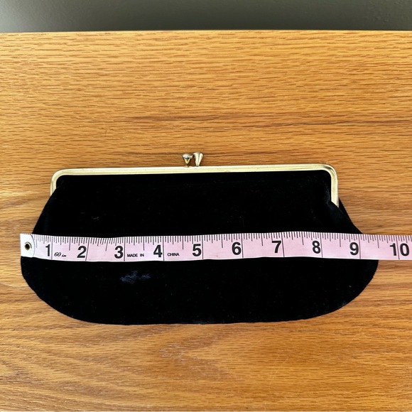 Vintage Black Velvet Clutch - Picture 6 of 7